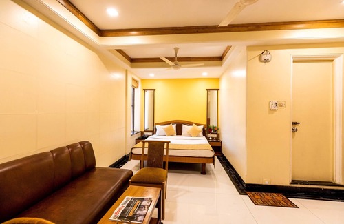 Dadar East Hotel | Hotel Parklane