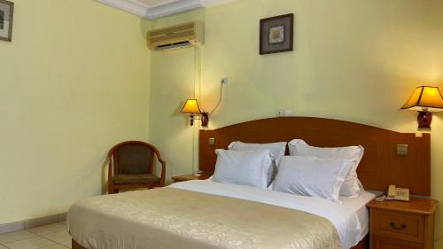 Douala Hotel | Hotel Peninsule Bonamoussadi Douala