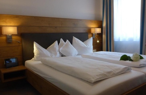 Eitting Hotel | Hotel-Pension Scharl am Maibaum