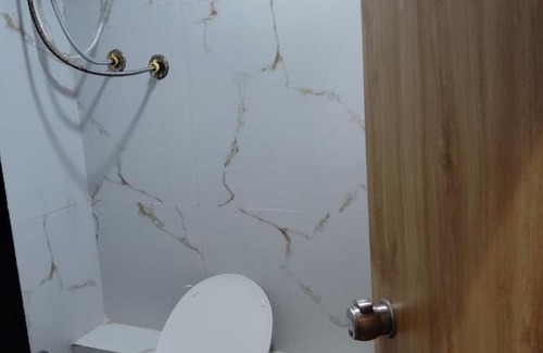 Thaltej Hotel | Hotel Peragon Inn
