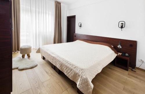 Sinaia House | Hotel Piatra Soimului