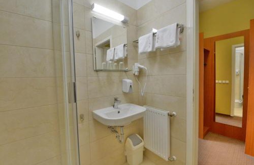 Szekesfehervar Hotel | Hotel Platan