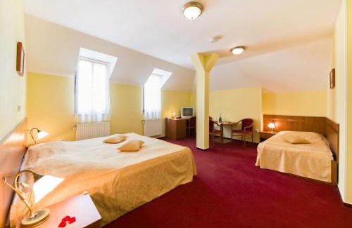 Hluboka nad Vltavou Hotel | Hotel Podhrad