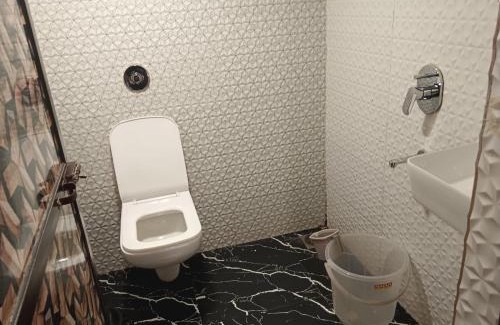 Goregaon West Hotel | HOTEL PRICELESS GALAXY NESCO Goregoan MUMBAI
