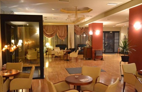 Peiraiki Hotel | Hotel Queens Leriotis