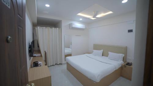Sirkazhi Hotel | HOTEL RAJAM SELVA