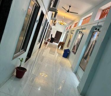 Haraiya Hotel | Hotel Ramlalla Palace