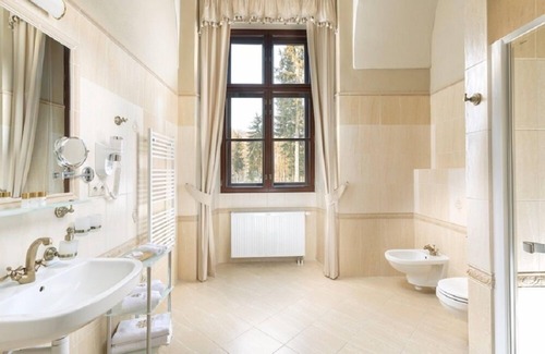 Povazska Bystrica Hotel | Hotel & Restaurant Gino Park Palace