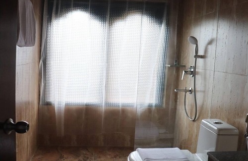 Khuruthang Hotel | Hotel River Valley