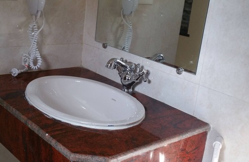 Baga Hotel | Hotel Riverside
