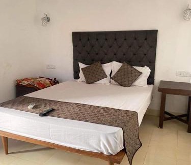 Arpora Hotel | Hotel Rohit Holiday Homes