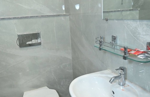 Ranchi Hotel | Hotel Royal Radiant: Double bedroom with private Bathroom ,WiFi and AC and Lift.