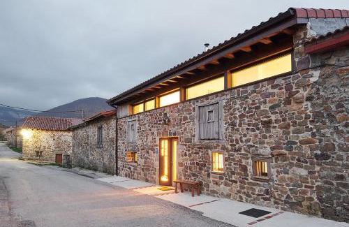 Santa Maria de Redondo Hotel | Hotel Rural Las Encinas