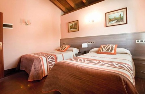 San Julian de Musques Hotel | Hotel Rural Las Palmeras Muskiz