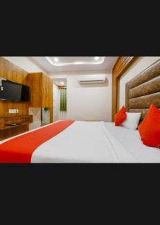 Navrangpura Hotel | HOTEL SAFARI INN