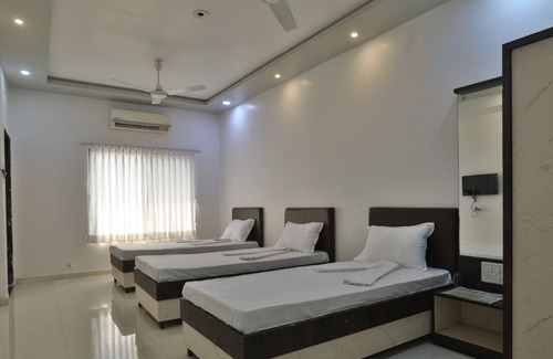 Navsari Hotel | Hotel Sai