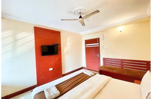 Puri House | Hotel SB INN Near Jagannath Temple & Sea Beach -Free Wi-Fi- Restaurant & Free Parking Facilities # All Room Attached Balcony with Fully Air Conditioned # Best Luxuary Hotel