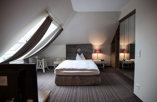 Feste Zons Hotel | Hotel Schloss Friedestrom