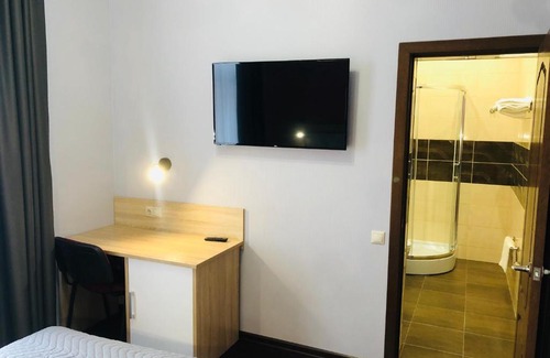 Vtoraya Pyatiletka Hotel | Hotel Seven Kings