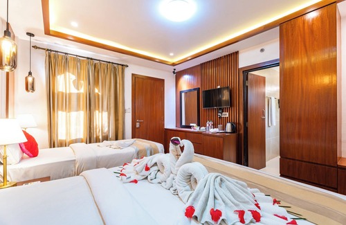 Sauraha Hotel | Hotel Seven Limited