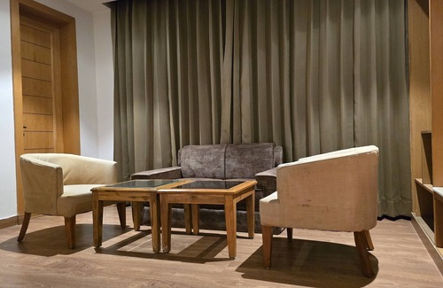 Shahjahanpur Hotel | HOTEL SHEMRON