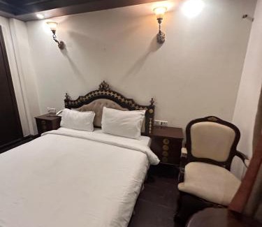New Friends Colony House | Hotel Short-Range Palace