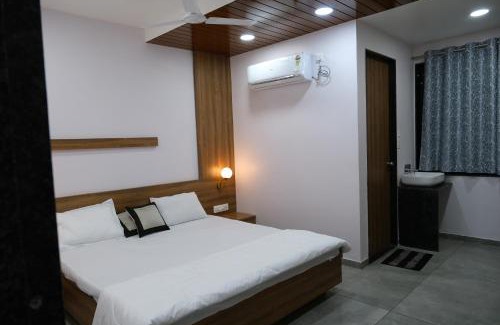 Rajpipla Hotel | HOTEL SHREE RAM