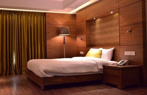 Hazratganj Hotel | Hotel Silvete