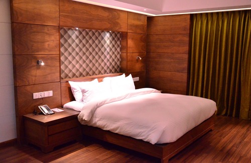 Hazratganj Hotel | Hotel Silvete