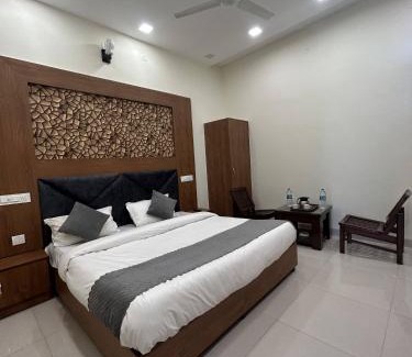 Jiwdhara Hotel | Hotel SJ Plaza Dehradun ! Top Rated and Most Awarded Property in Dehradun