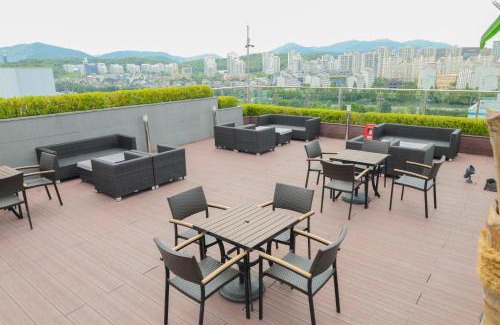 Seohyeon-dong Hotel | Hotel Skypark Central Seoul Pangyo