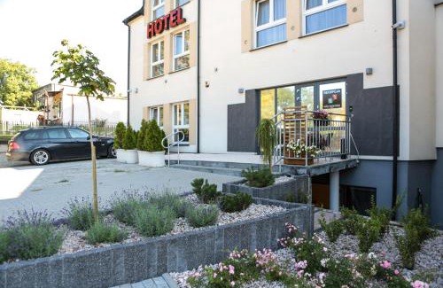 Nowy Dwor Mazowiecki Hotel | Hotel Sokołowska Airport Modlin