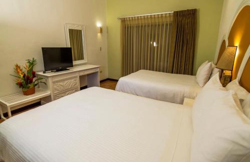Puerto San Jose Resort | Hotel Soleil Pacifico