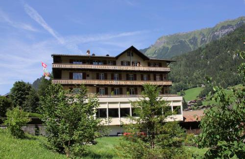 Lauterbrunnen Hotel | Hotel Staubbach
