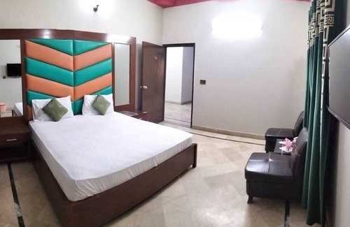 Gulshan-e-Iqbal Bed & Breakfast | Hotel Subhan Palace 2