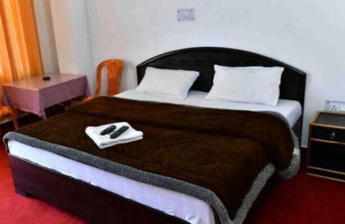 Khirsu Hotel | Hotel Taj Himalaya khirsu