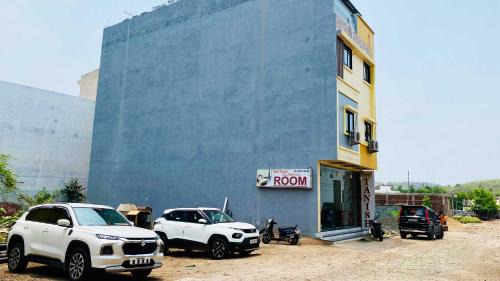 Omkareshwar Hotel | Hotel Tanish