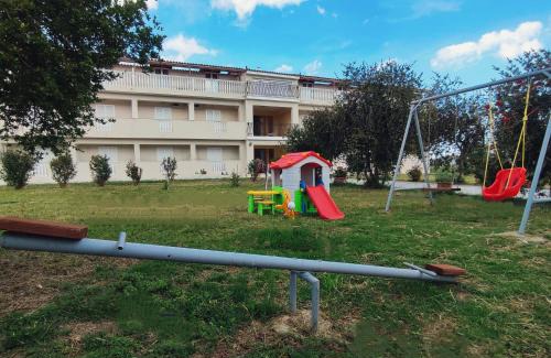 Agrilia Apartment | Hotel Tassia for families & couples