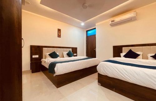 Aleo Bed & Breakfast | Hotel The Divine Ganga - Top Rated ! Most Awarded ! Budget Friendly ! Couple Friendly ! Parking ! Lift
