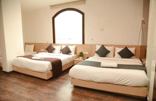 Vasundhara Hotel | Hotel The Emporio A Boutique Rooms Near Anand Vihar Vaishali Ghaziabad