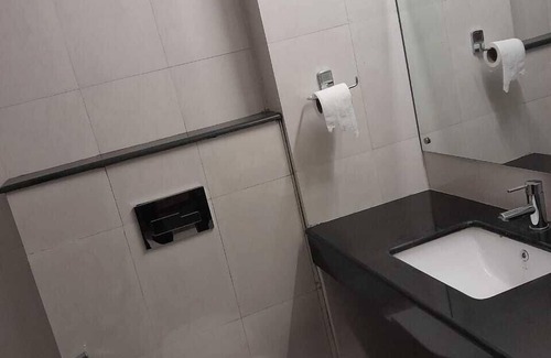 DLF Phase 5 Hotel | Hotel The Luxem