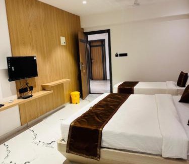 Adyar Hotel | HOTEL THE MANSION -Deralakatte Mangalore