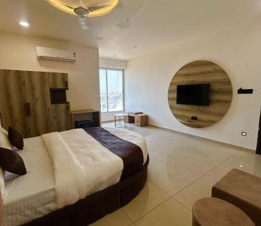 Gandhinagar Hotel | Hotel The Velvet Rooms & Banquet