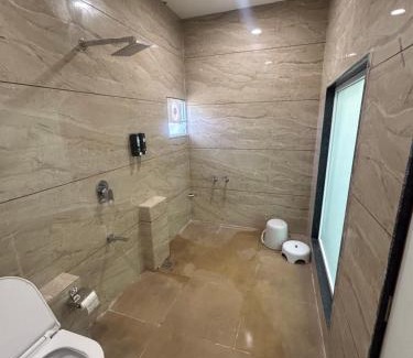 Gandhinagar Hotel | Hotel The Velvet Rooms & Banquet