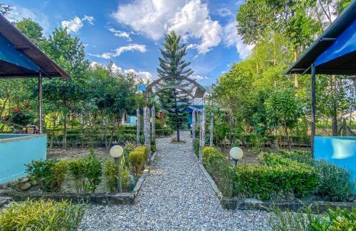 Sauraha Hotel | Hotel Tiger's Den - Peace Home Cozy Garden