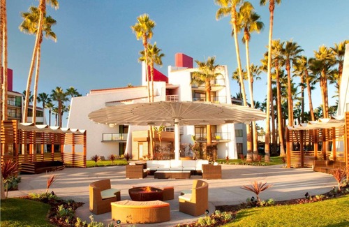 Waterfront Hotel | Hotel