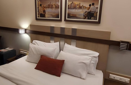 Pune Hotel | Hotel Utsav Deluxe