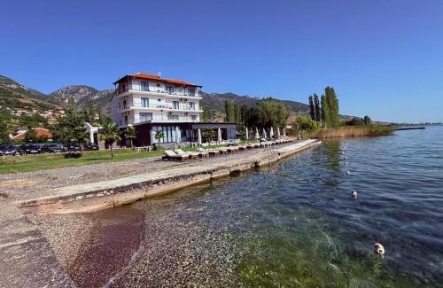 Udenisht Hotel | Hotel Victoria