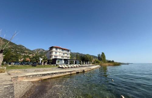 Udenisht Hotel | Hotel Victoria