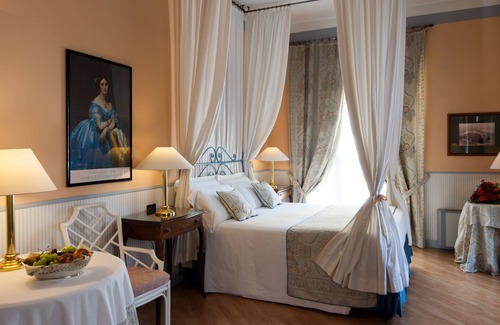Historic Centre Hotel | Hotel Victoria & Iside Spa